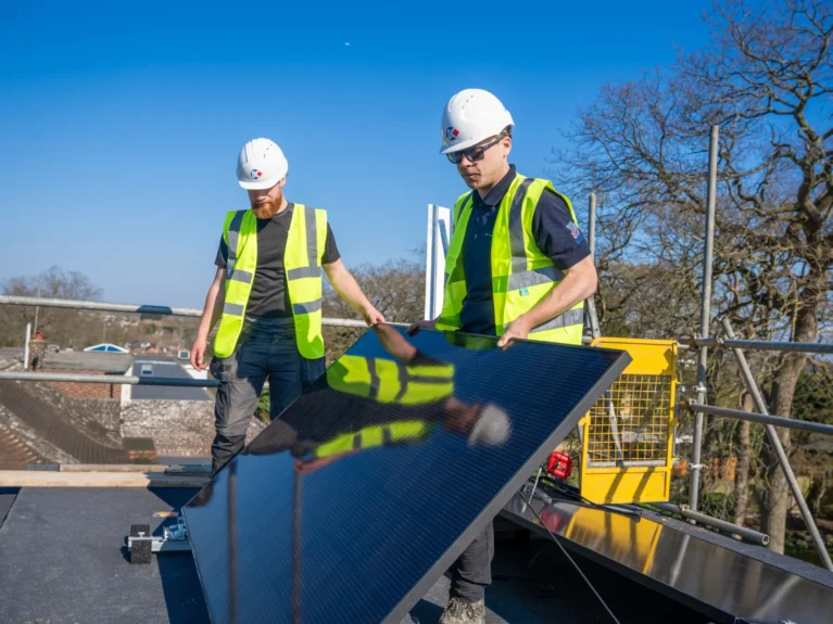 Solar-Panels-Cut-Your-Bills-Liverpool